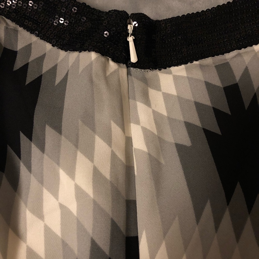 Tory Burch black silk Ikat print tank with sequins - Picture 5 of 7